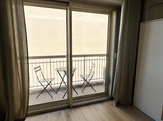 Neuf Et Antibes